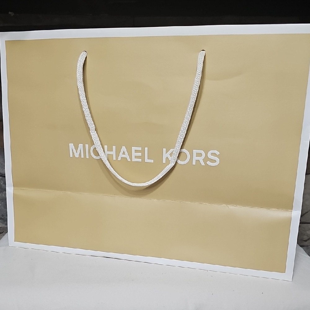 MICHAEL KORS MEDIUM BEIGE PAPER SHOPPING GIFT BAG TOTE
